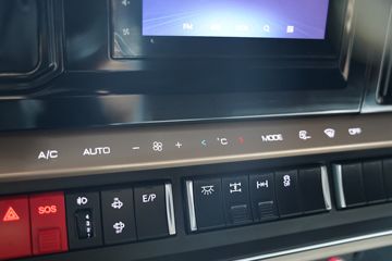 �������� ����H5V 480���� 6X4 AMT�Զ���ǣ����ͼƬ