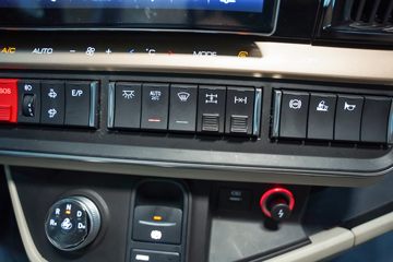 �������� ����HK�ؿ� 500���� 8X4 AMT�Զ��������ػ���ͼƬ