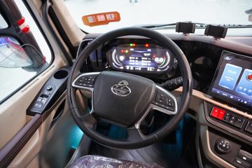 �������� ����HK�ؿ� 500���� 8X4 AMT�Զ��������ػ���ͼƬ