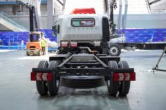 东风柳汽 乘龙L2 4.5T CNG插电式增程混合动力轻卡底盘15.68kWh