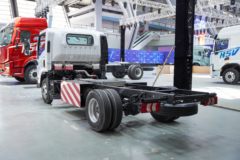 东风柳汽 乘龙L2 4.5T CNG插电式增程混合动力轻卡底盘15.68kWh