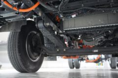 东风柳汽 乘龙L2 4.5T CNG插电式增程混合动力轻卡底盘15.68kWh