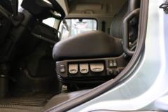 宇通重卡 T590E 6X4 纯电动牵引车422kWh