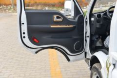 东风途逸 T5 年度款 95马力 3.7米单排栏板小卡(EQ1040S16DC)