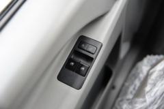 中国重汽HOWO 追梦 140马力 3.85米排半栏板轻卡(万里扬5档)(ZZ1047G3215F144B)