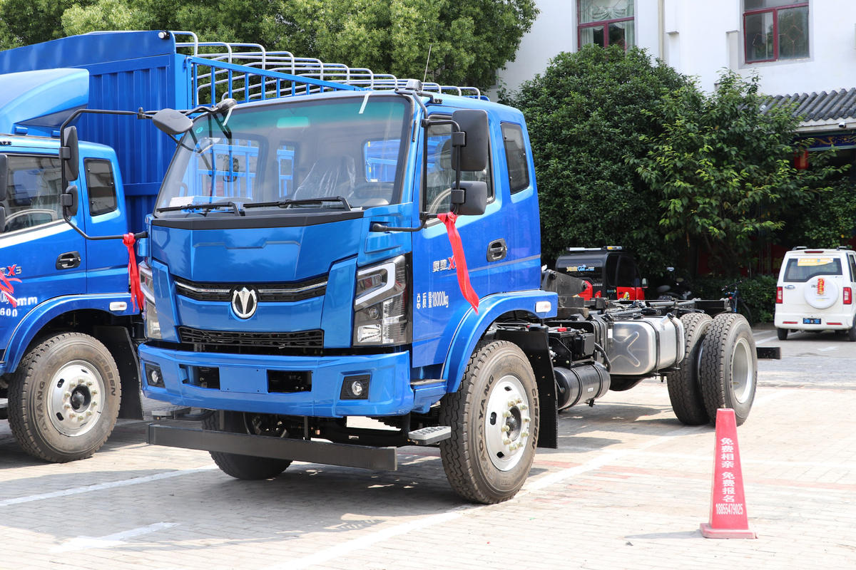 飞碟奥驰 X3系列 184马力 4X2 5.3米自卸车(国六)