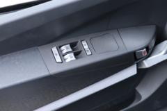 飞碟 W7 220马力 6X2 6.2米排半仓栅式载货车(国六)(FD5240CCYP78K6-1)