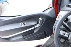 飞碟 W7 220马力 6X2 6.2米排半仓栅式载货车(国六)(FD5240CCYP78K6-1)