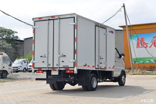 柳机动力更强劲，后双轮更平稳，货箱空间更大