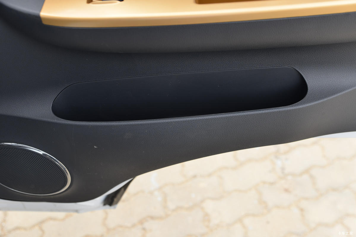 ����;�� T5 1.6L 122���� ���� 3.965�׵�����ʽС��(����)(EQ5031XXY16QEAC)��ʻ��                                               