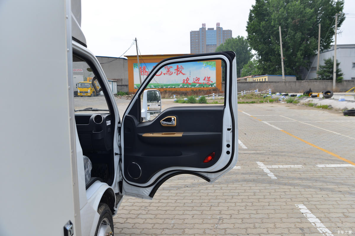 ����;�� T5 1.6L 122���� ���� 3.965�׵�����ʽС��(����)(EQ5031XXY16QEAC)��ʻ��                                               