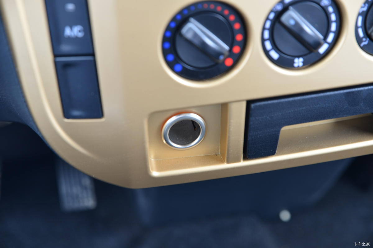 ����;�� T5 1.6L 122���� ���� 3.965�׵�����ʽС��(����)(EQ5031XXY16QEAC)��ʻ��                                               