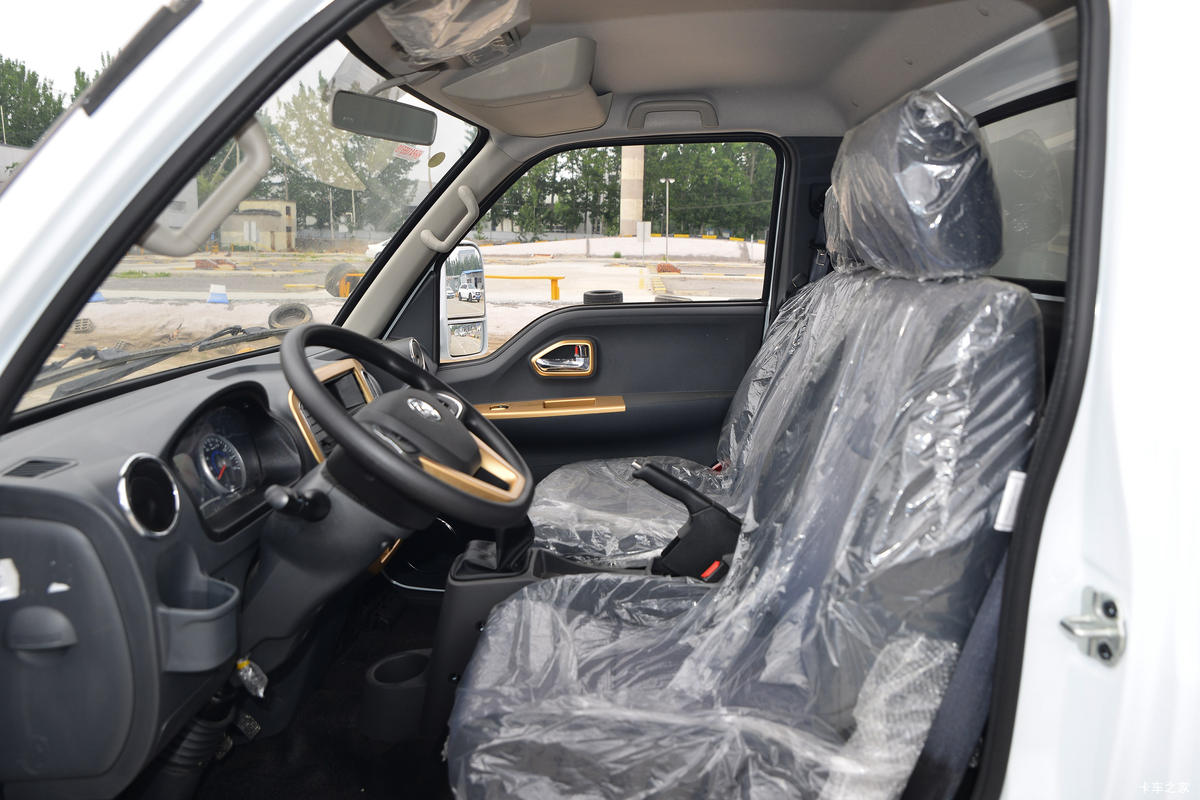 ����;�� T5 1.6L 122���� ���� 3.965�׵�����ʽС��(����)(EQ5031XXY16QEAC)��ʻ��                                               