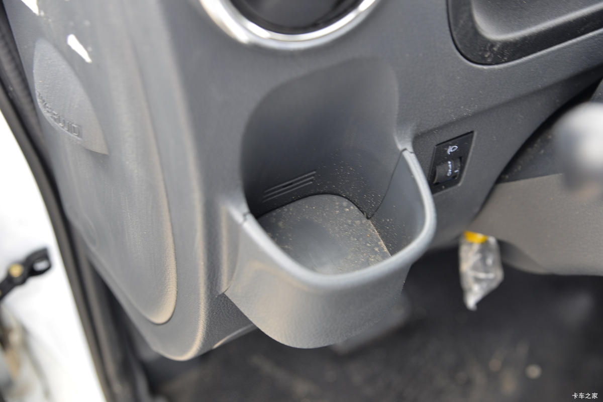 ����;�� T5 1.6L 122���� ���� 3.965�׵�����ʽС��(����)(EQ5031XXY16QEAC)��ʻ��                                               