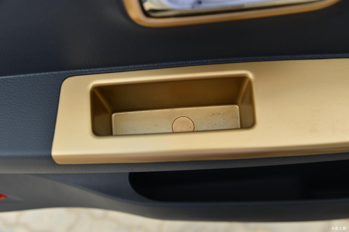 ����;�� T5 1.6L 122���� ���� 3.965�׵�����ʽС��(����)(EQ5031XXY16QEAC)��ʻ��                                               