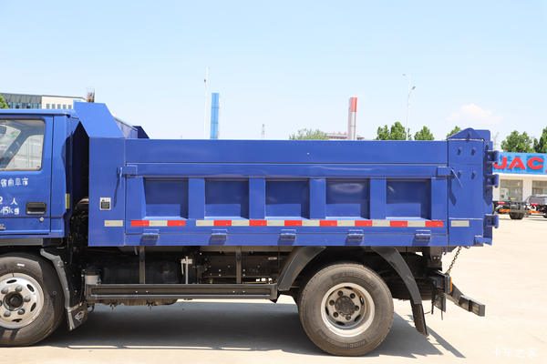 田 时代金刚 220马力 6X2 5.2米自卸车,活动力度来了,