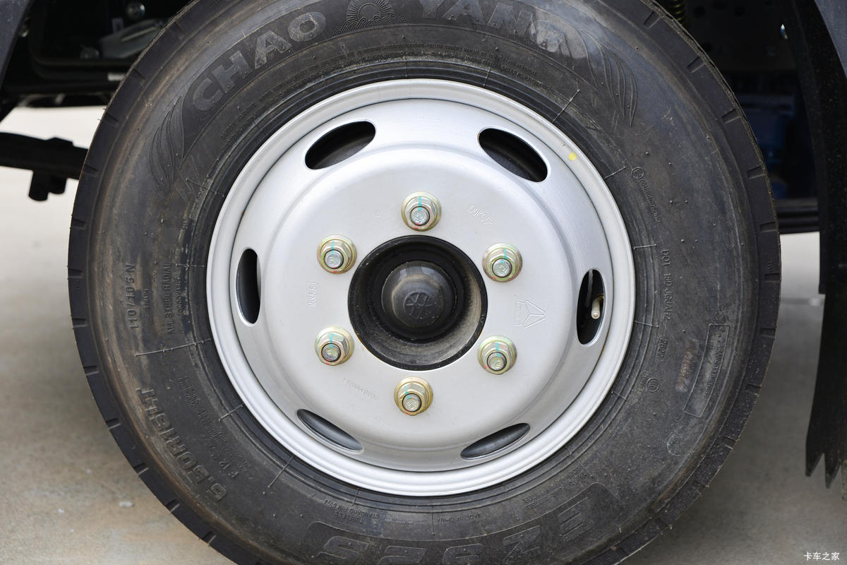 йHOWO ׷ 115 3.3ŰῨ(ZZ1047G3215F144B)                                                
