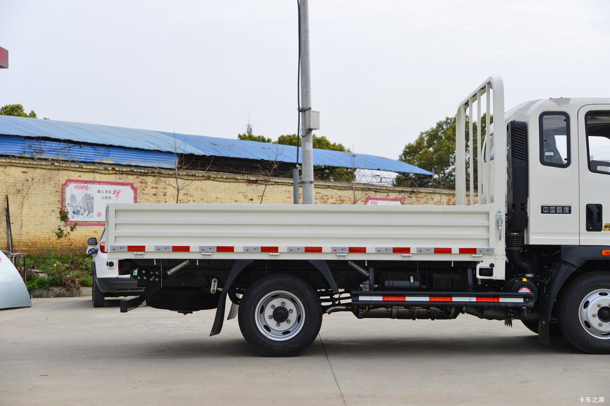 йHOWO ׷ 115 3.3ŰῨ(ZZ1047G3215F144B)װ                                                
