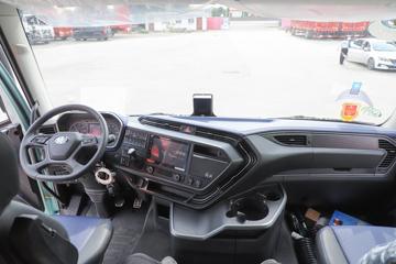 һ����� J6V�ؿ� �캽�� 620���� 6X4 AMT�Զ���ǣ����(Һ��)(CA4250P66K33T1AE6)ͼƬ