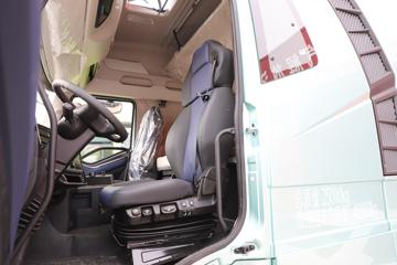 һ����� J6V�ؿ� �캽�� 620���� 6X4 AMT�Զ���ǣ����(Һ��)(CA4250P66K33T1AE6)ͼƬ