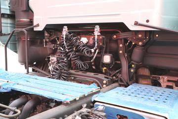 һ����� J6V�ؿ� �캽�� 620���� 6X4 AMT�Զ���ǣ����(Һ��)(CA4250P66K33T1AE6)ͼƬ