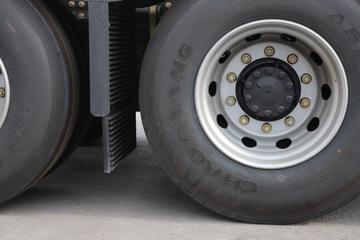 һ����� J6V�ؿ� �캽�� 620���� 6X4 AMT�Զ���ǣ����(Һ��)(CA4250P66K33T1AE6)ͼƬ