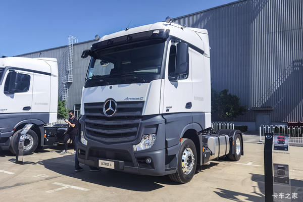 奔驰 Actros C重卡 580马力 4X2 牵引车(国六)