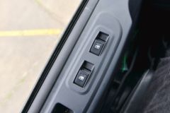 东风 多利卡D9 200马力 4X2 6.8米厢式载货车(国六)(EQ5181XXYL9CDGAC)