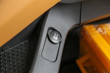 �����ؿ� ����M6000 ݼӢ�� 300���� 4X2 6.85��AMT�Զ�����դʽ�ػ���(��ʿ��)(����)(SX5189CCYVB481)ͼƬ