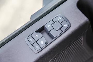 �����ؿ� ����M6000 ݼӢ�� 300���� 4X2 6.85��AMT�Զ�����դʽ�ػ���(��ʿ��)(����)(SX5189CCYVB481)ͼƬ