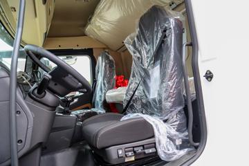 �����ؿ� ����M6000 ݼӢ�� 300���� 4X2 6.85��AMT�Զ�����դʽ�ػ���(��ʿ��)(����)(SX5189CCYVB481)ͼƬ