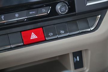 ��������˹ ���� 260���� 4X2 6.8����ʽ�ػ���(����)(SX5189CCYLA501F2)ͼƬ