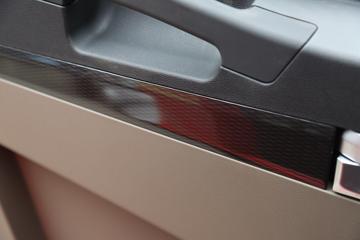 ��������˹ ���� 260���� 4X2 6.8����ʽ�ػ���(����)(SX5189CCYLA501F2)ͼƬ