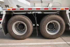 解放JH6&nbsp;混凝土搅拌车底盘                                                图片