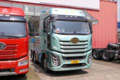 一汽解放 J6V重卡 领航版 620马力 6X4 AMT自动档牵引车(液缓)(CA4250P66K33T1AE6)