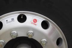 一汽解放 J6V重卡 南方款 620马力 6X4 AMT自动档牵引车(CA4250P66K33T1AE6)