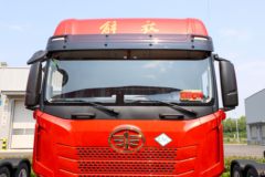 青岛解放 JH6重卡 四季款 530马力 6X4 LNG自动档牵引车(液缓)(CA4259P25K15T1NE6A80)