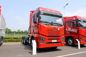 青岛解放 JH6重卡 四季款 530马力 6X4 LNG自动档牵引车(液缓)(CA4259P25K15T1NE6A80)