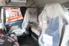 青岛解放 JH6重卡 四季款 530马力 6X4 LNG自动档牵引车(液缓)(CA4259P25K15T1NE6A80)