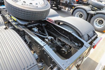 �ൺ��� JH6�ؿ� �ļ��� 530���� 6X4 LNG�Զ���ǣ����(Һ��)(CA4259P25K15T1NE6A80)ͼƬ