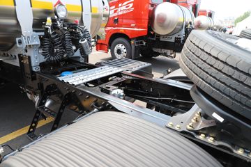 �ൺ��� JH6�ؿ� �ļ��� 530���� 6X4 LNG�Զ���ǣ����(Һ��)(CA4259P25K15T1NE6A80)ͼƬ