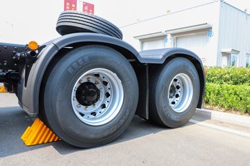 �ൺ��� JH6�ؿ� �ļ��� 530���� 6X4 LNG�Զ���ǣ����(Һ��)(CA4259P25K15T1NE6A80)ͼƬ