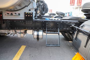 �ൺ��� JH6�ؿ� �ļ��� 530���� 6X4 LNG�Զ���ǣ����(Һ��)(CA4259P25K15T1NE6A80)ͼƬ