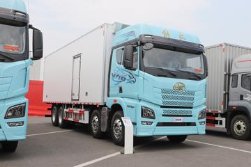 青岛解放 JH6 智尊版2.0 530马力 8X4 9.5米LNG自动档冷藏车(CA5320XLCP25K15L7T4NE6A80)