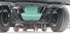 青岛解放 JH6 智尊版 四季款 560马力 8X4 9.5米AMT自动档冷藏车