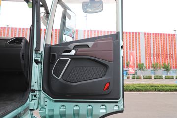 �ൺ��� ӥ; ����� 580���� 4X2 AMT�Զ���ǣ����(��Һ��)ͼƬ