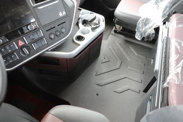 �ൺ��� ӥ; ����� 580���� 4X2 AMT�Զ���ǣ����(��Һ��)ͼƬ