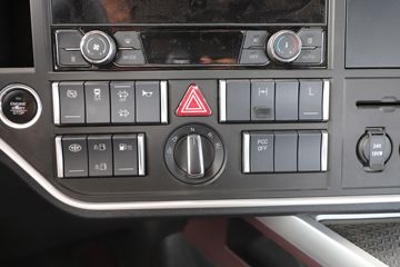 �ൺ��� ӥ; ����� 580���� 4X2 AMT�Զ���ǣ����(��Һ��)ͼƬ