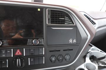 �ൺ��� ӥ; ����� 580���� 4X2 AMT�Զ���ǣ����(��Һ��)ͼƬ