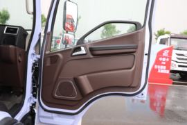 领途&nbsp;电动自卸车驾驶室图片